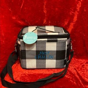 INITIALS, inc CARRYOUT-BLACK/WHITE BUFFALO CHECK “JUST CHILLIN” NEW WITH TAGS